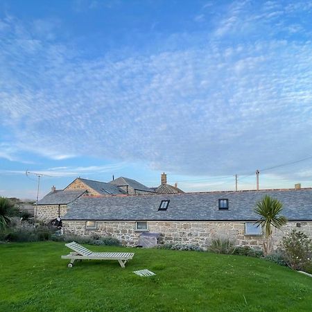 Trengothal Barn Apartment Porthcurno Exterior photo