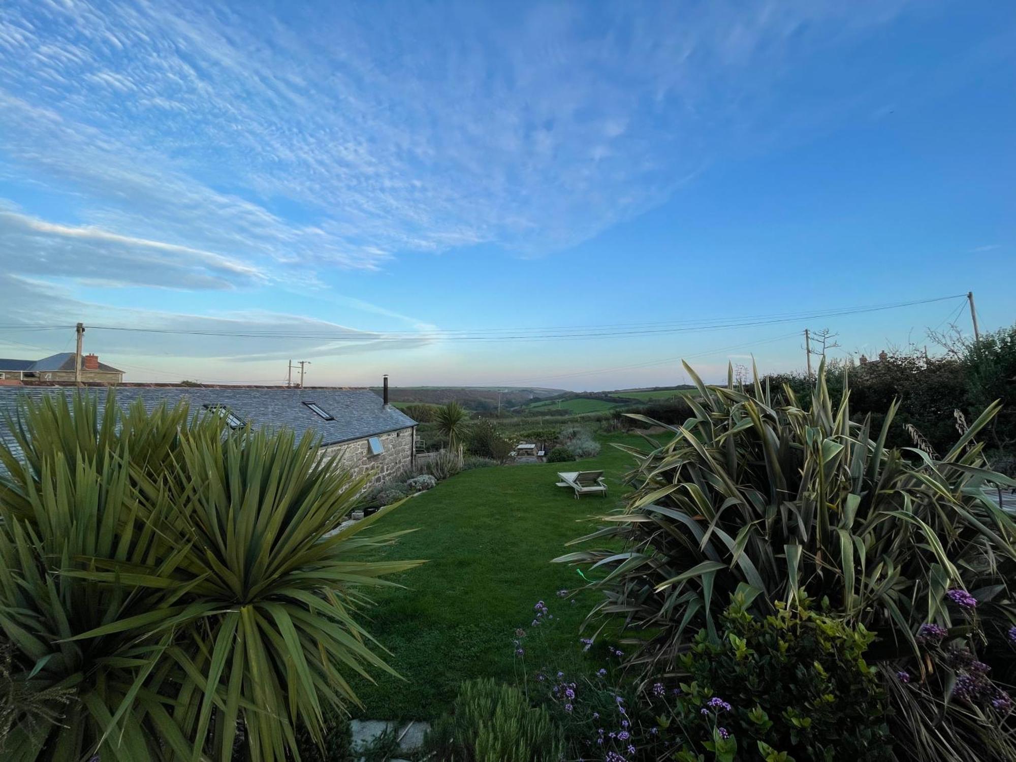 Trengothal Barn Apartment Porthcurno Exterior photo