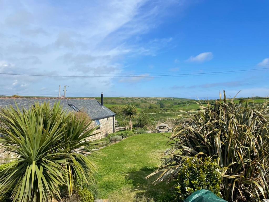 Trengothal Barn Apartment Porthcurno Exterior photo