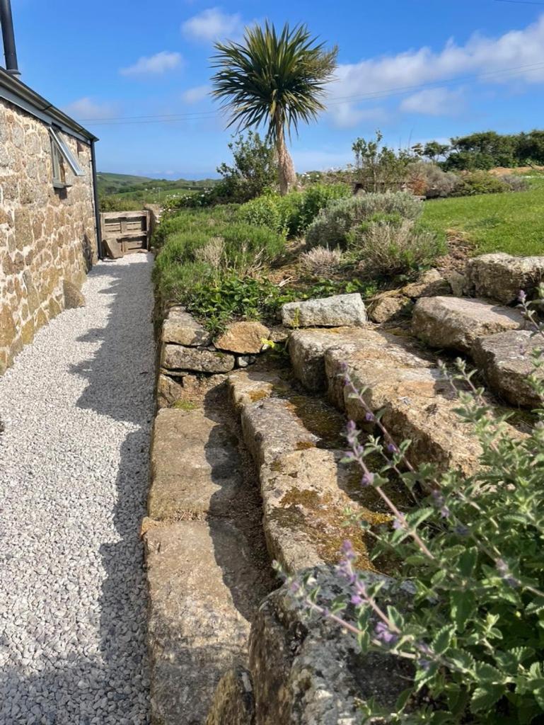 Trengothal Barn Apartment Porthcurno Exterior photo