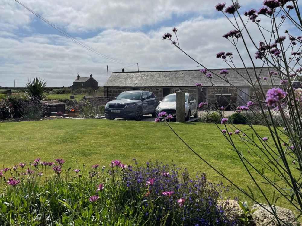 Trengothal Barn Apartment Porthcurno Exterior photo